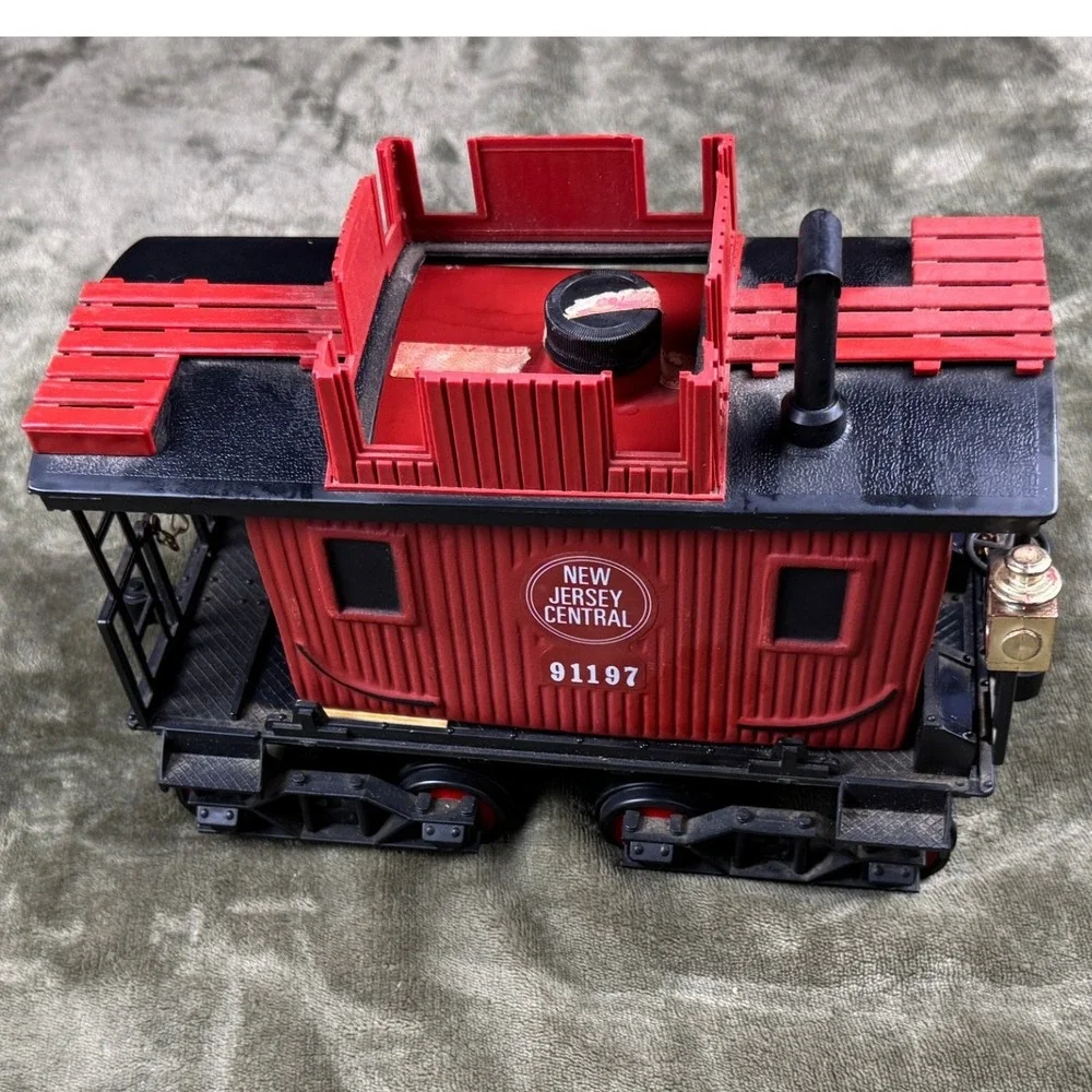 Vintage 1982 Jim Beam New Jersey Central 91197 Caboose Decanter Regal China